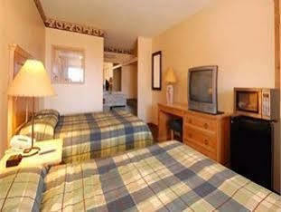 Econo Lodge Inn & Suites Kalispell - Glacier National Park Gateway Exterior foto